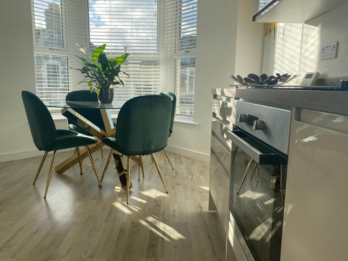 Stylish Pontcanna Flat Near City Centre Cardiff Bagian luar foto